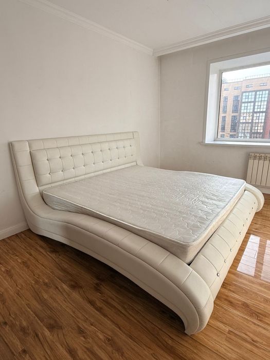 Продам двухспальную кровать