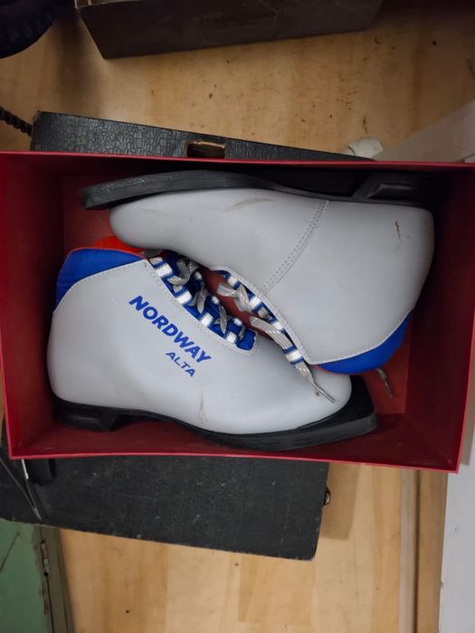 Ботинки для лыж.