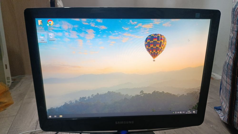 Монитор Samsung 1440x900p 75hz