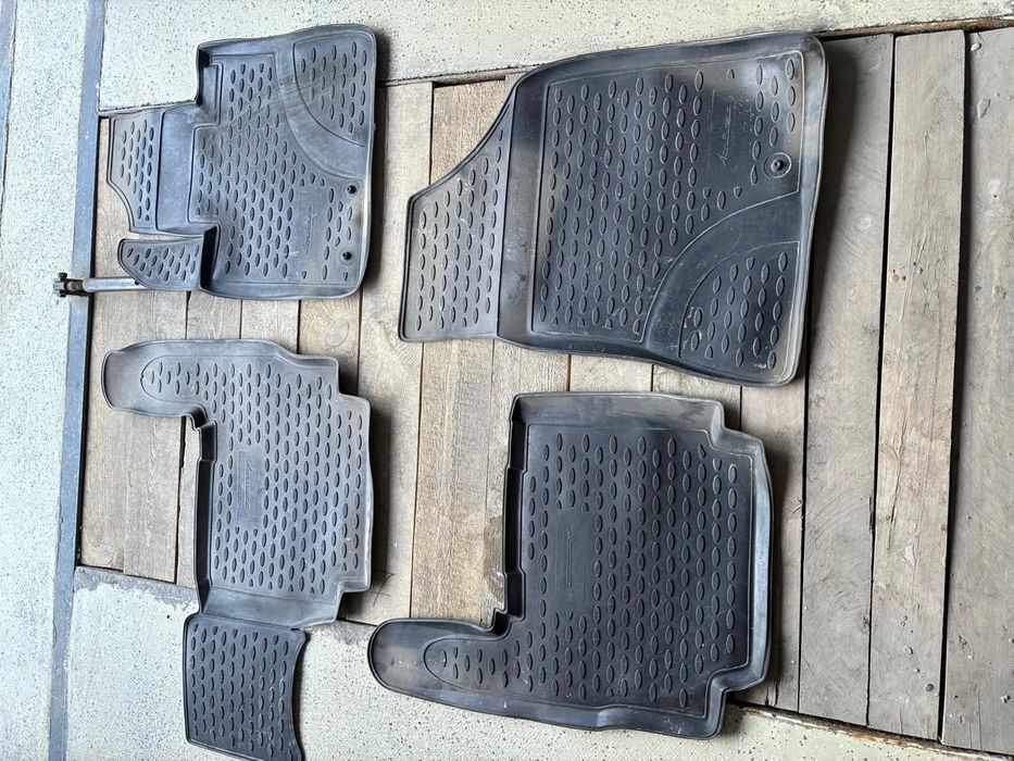 Продам коврики для Kia Sorento