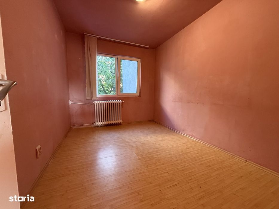 Apartament 3 camere, etaj 2, semidecomandat - Piata Doina — fotografia 1