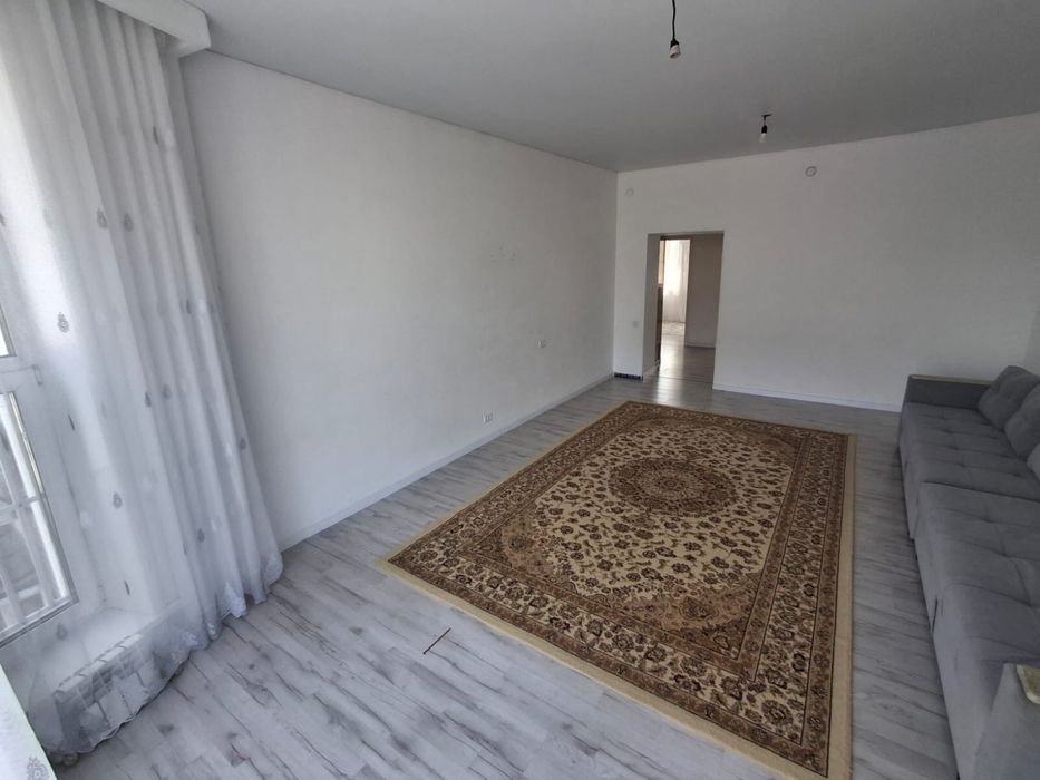 Продам трехкомнатную квартиру