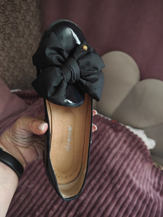 Продам натуральные лоферы новые , кожа