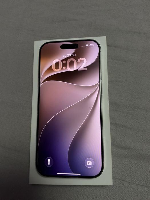 Iphone 16 Pro 128 GB White - като нов.