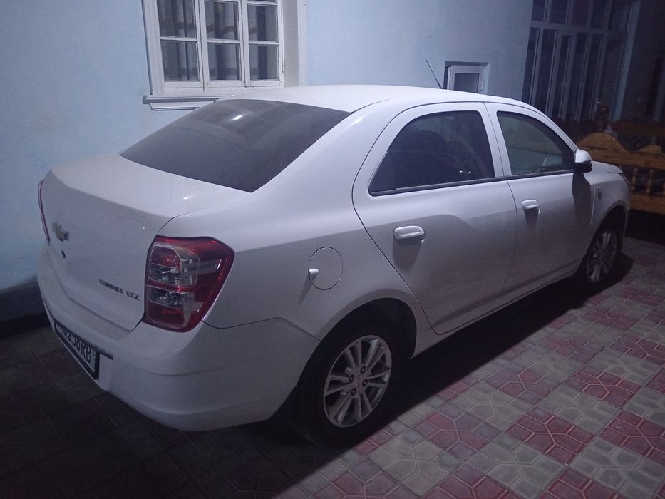 Naqtga sotiladi yangi mashena