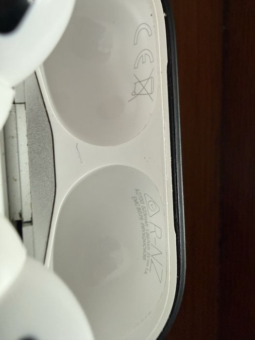 AirPods Pro 2 ( 2023 )