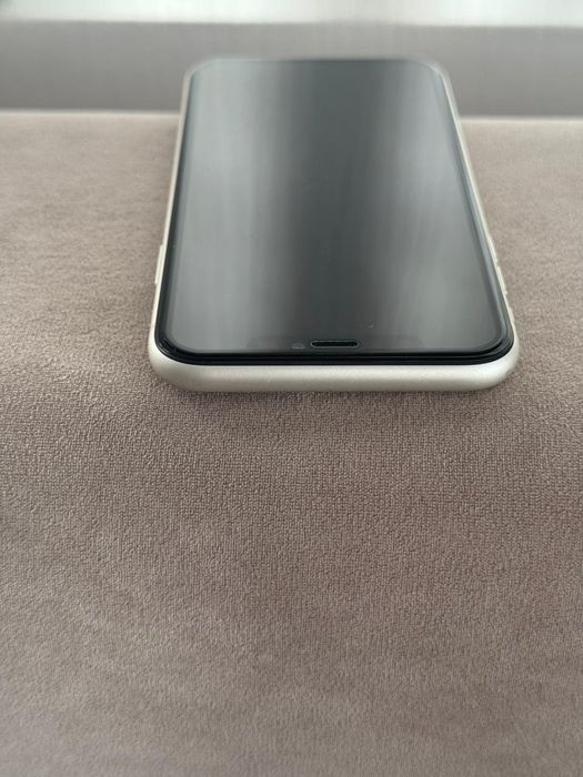 Продам айфон 11 белый