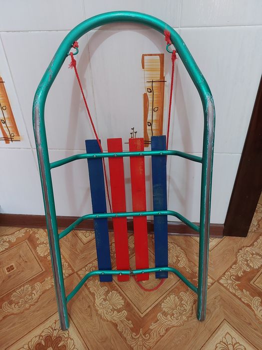 Продам санки в хорошем состоянии