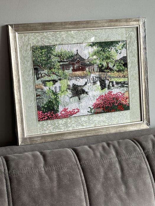 Картина шёлком вышитая