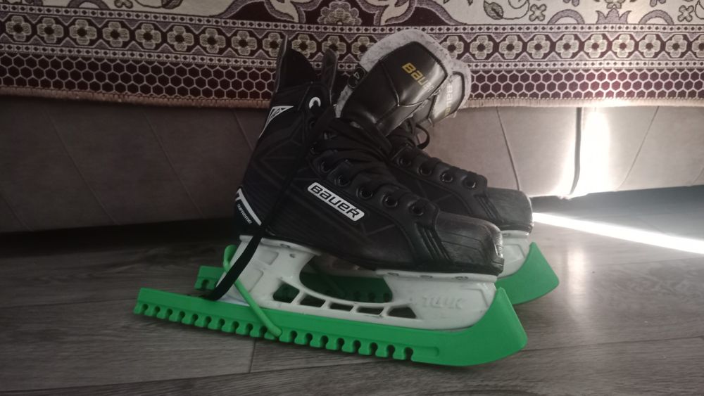 Продам коньки срочно