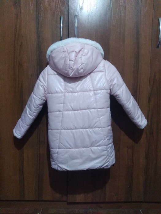 Зимняя куртка на девочку 6-7лет