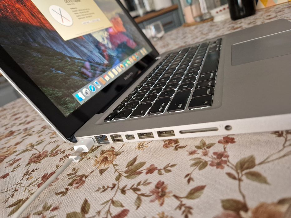 Macbook pro 2.26 ghz intel core 2