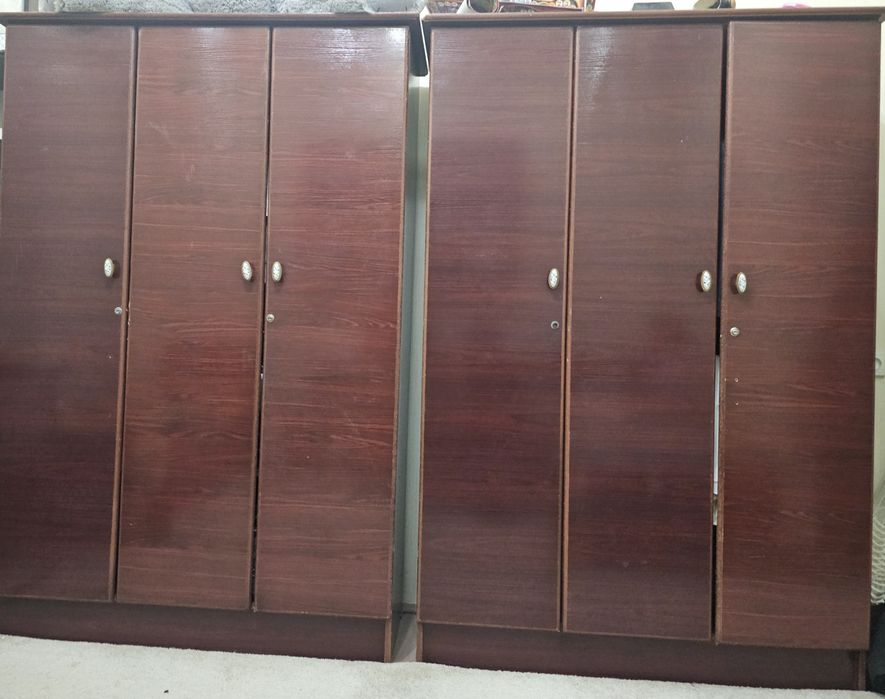 Шкаф  ва сандик сотилади.