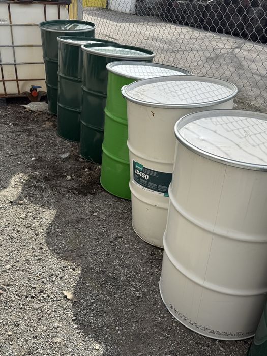 Метални варели с капак и обръч 200 литра нови