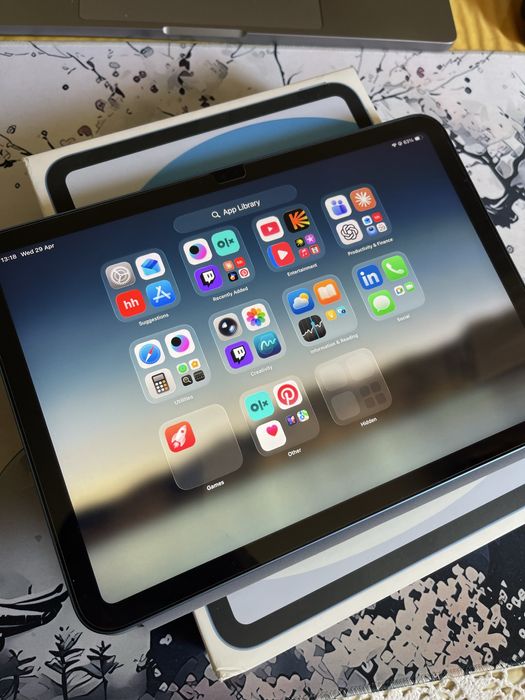 Продам iPad 11, 2025, A16 НА ГАРАНТИИ