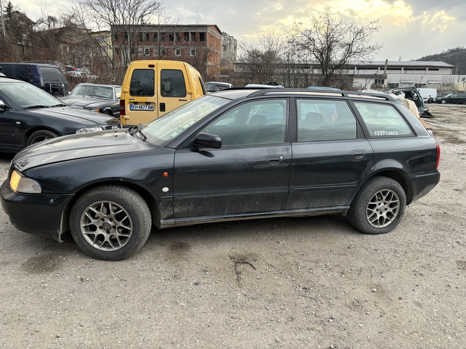 Ауди А4 Б5 1.8 125к.с два броя на части.