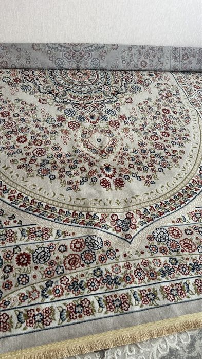 Продам ковры в районе Универмаг