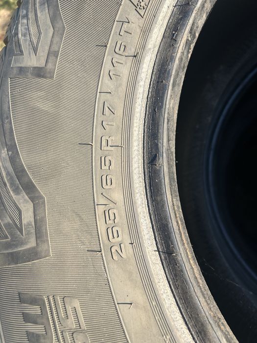 Продам шины 265/65/R17