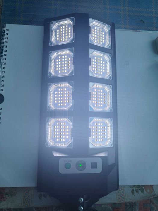 Lampa solara cu 8 led cob si telecomanda