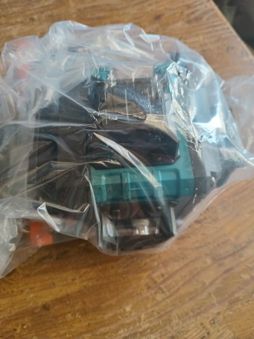 Лазерен нивелир чисто нов