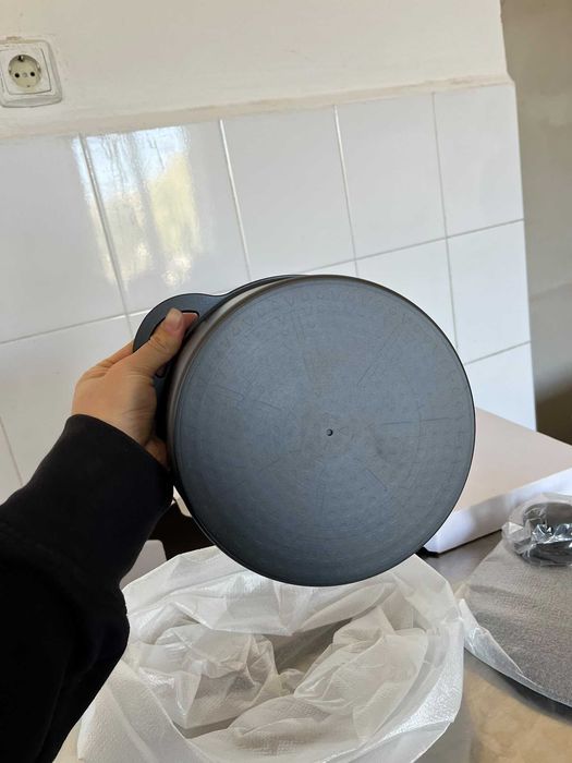 Cocote din fontă emailată negru mat Ø18 cm – peste 50 bucăți NOI