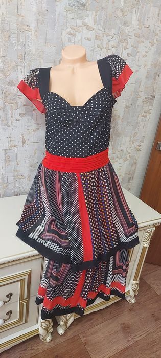 Продам почти новые платья