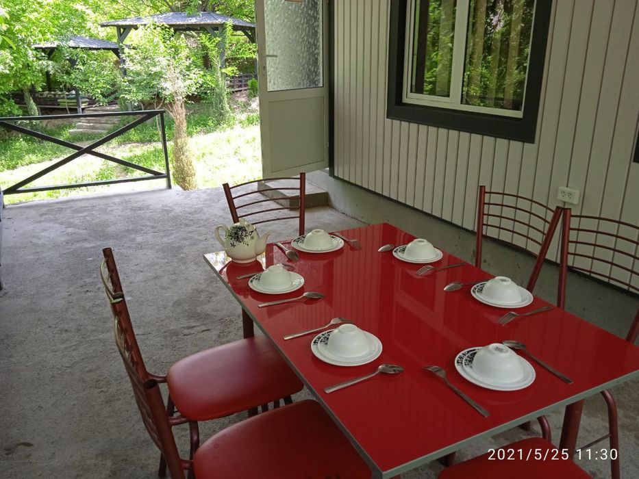 Зомин тоғ йўлида Дача сотилади.Хамма шароитга эга