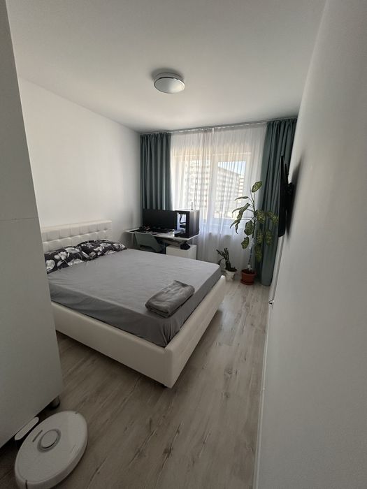Vând apartament 3 camere – spațios, compartimentare excelentă, 2 băi și 2 balcoane închise . Avangarde City