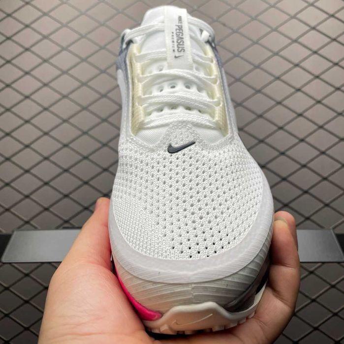 Nike Pegasus Premium "NYC" IQ1130-001 [40.5]