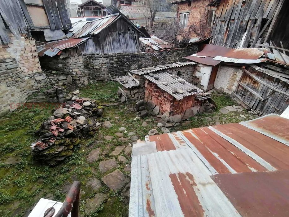 Двуетажна къща С. Черни осъм Център