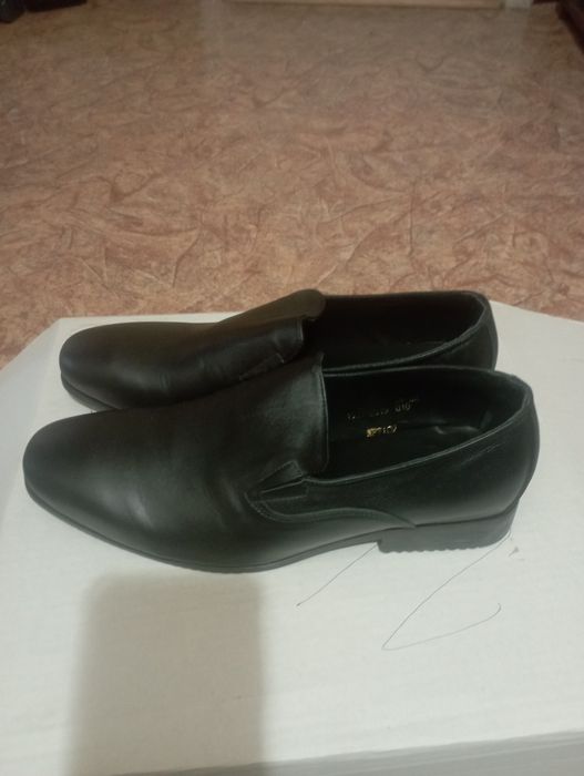 Продам мужской туфли 41 размер