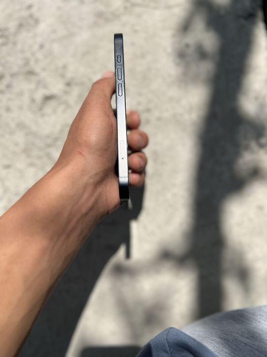 iPhone 16 e ideal holatda