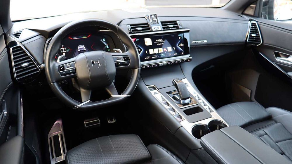 DS 7 Crossback / 2022 / 300 CP/ 4X4 /NightVision/Ventilatie/Pano/Masaj