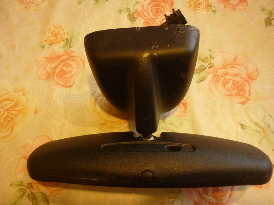 Електро- хроматично огледало за кола