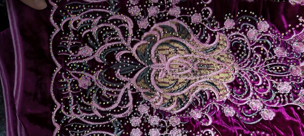 Материал с камнями Сваровски