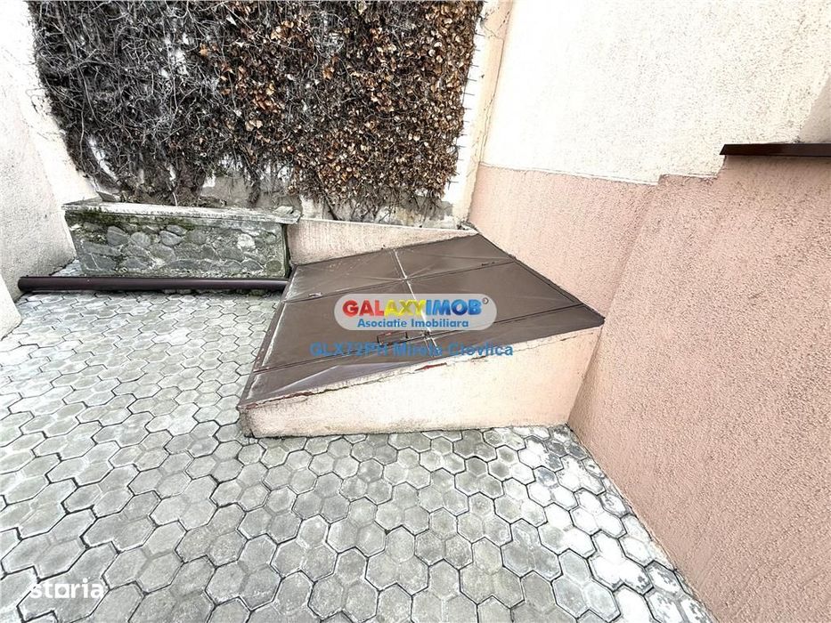 Vanzare Casa\/Vila cu spatiu comercial chiar in Centru