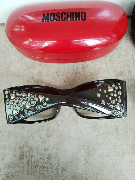 Оригинални слънчеви очила Moschino