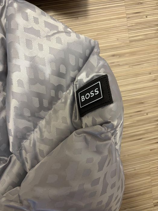 Geaca Boss mărimea L nou nouță