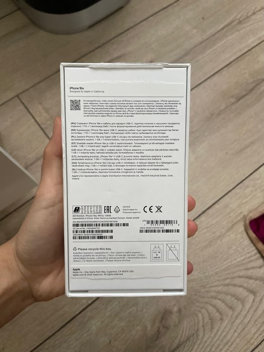 Iphone 16e с каропкой