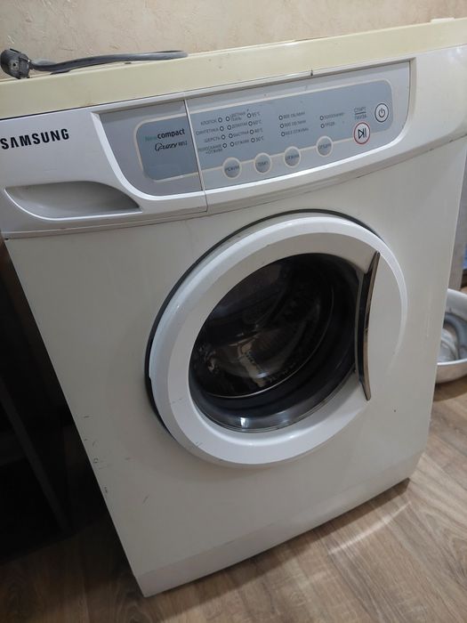 Продам стиральную машинку