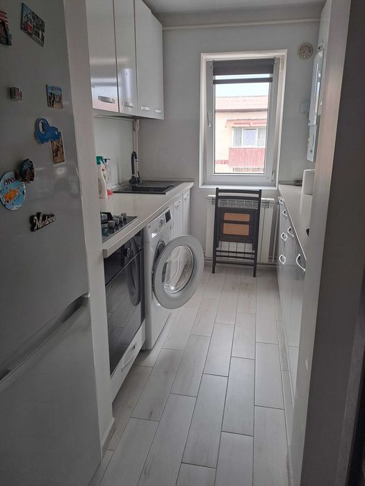 Vand apartament!