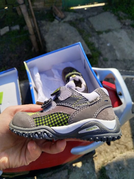 Маратонки GORE-TEX, 21 номер