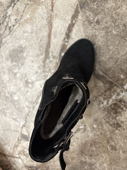 Продам ботильоны зимние