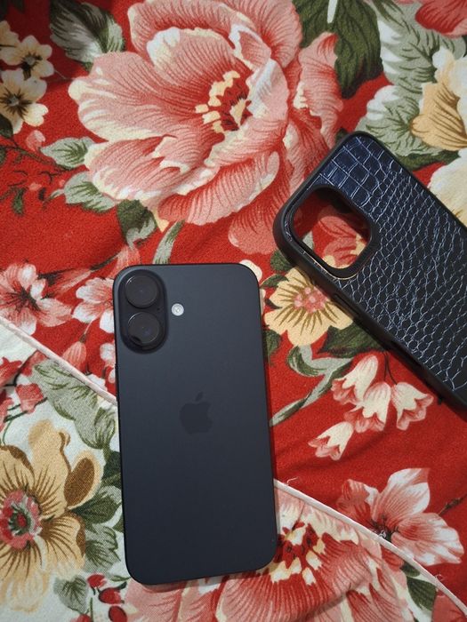 Vând iPhone 16 este de câteva zile e nou