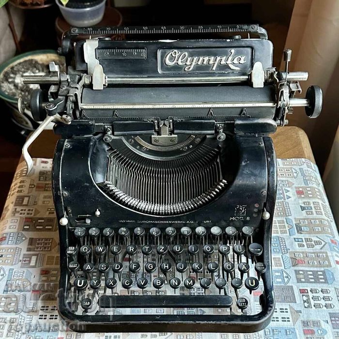 Пишеща машина Olympia Mod. 8 QWERTZ Leipzig Ritterstrasse