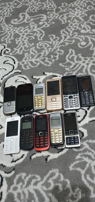 Telefonlar sotiladi