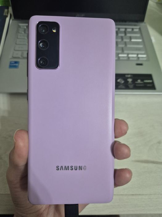 Продам телефон Samsung S20fe