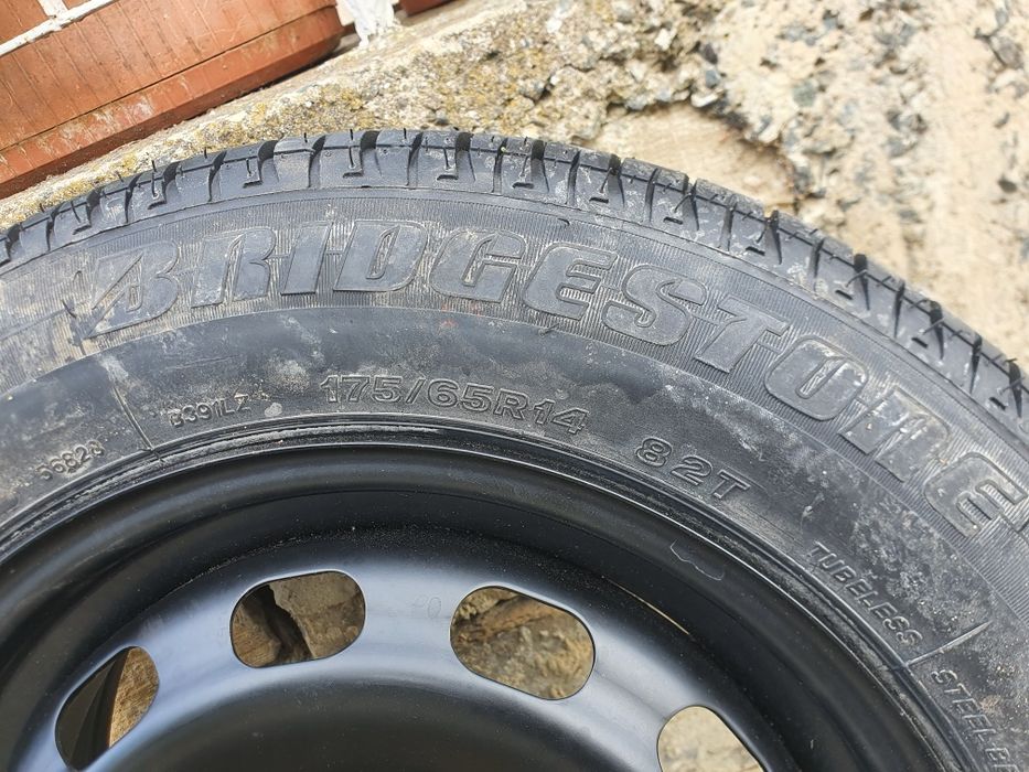 Джанта с гума за мазда и форд 14цола