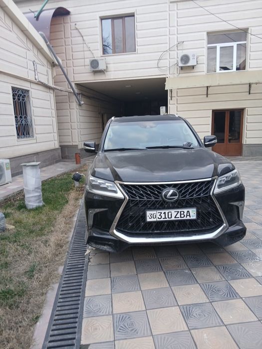 Lexusus LX570 V8AT