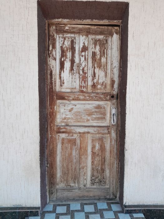 Tahta eshik deraza